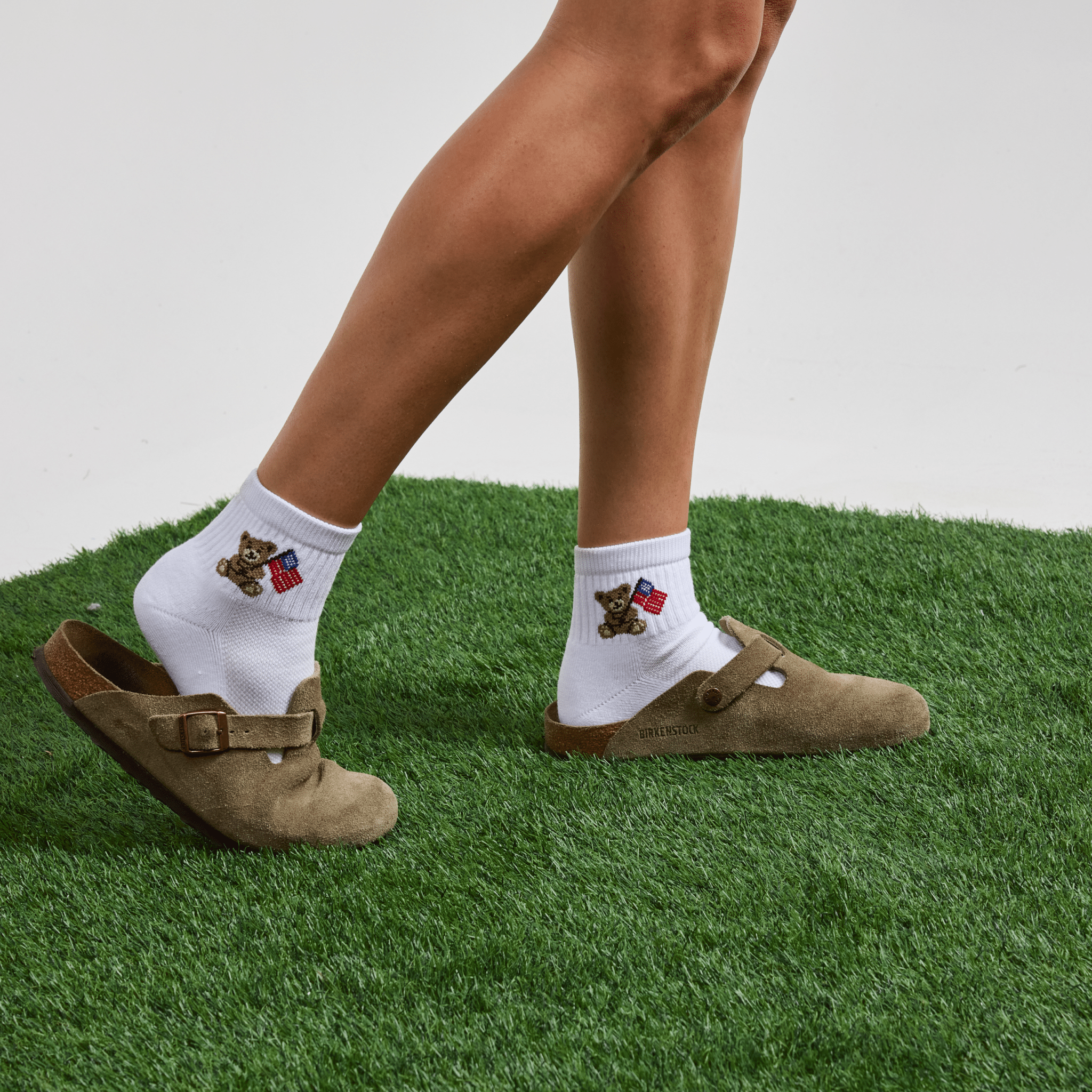Del Campo American Teddy Bear golf socks, lifestyle shot