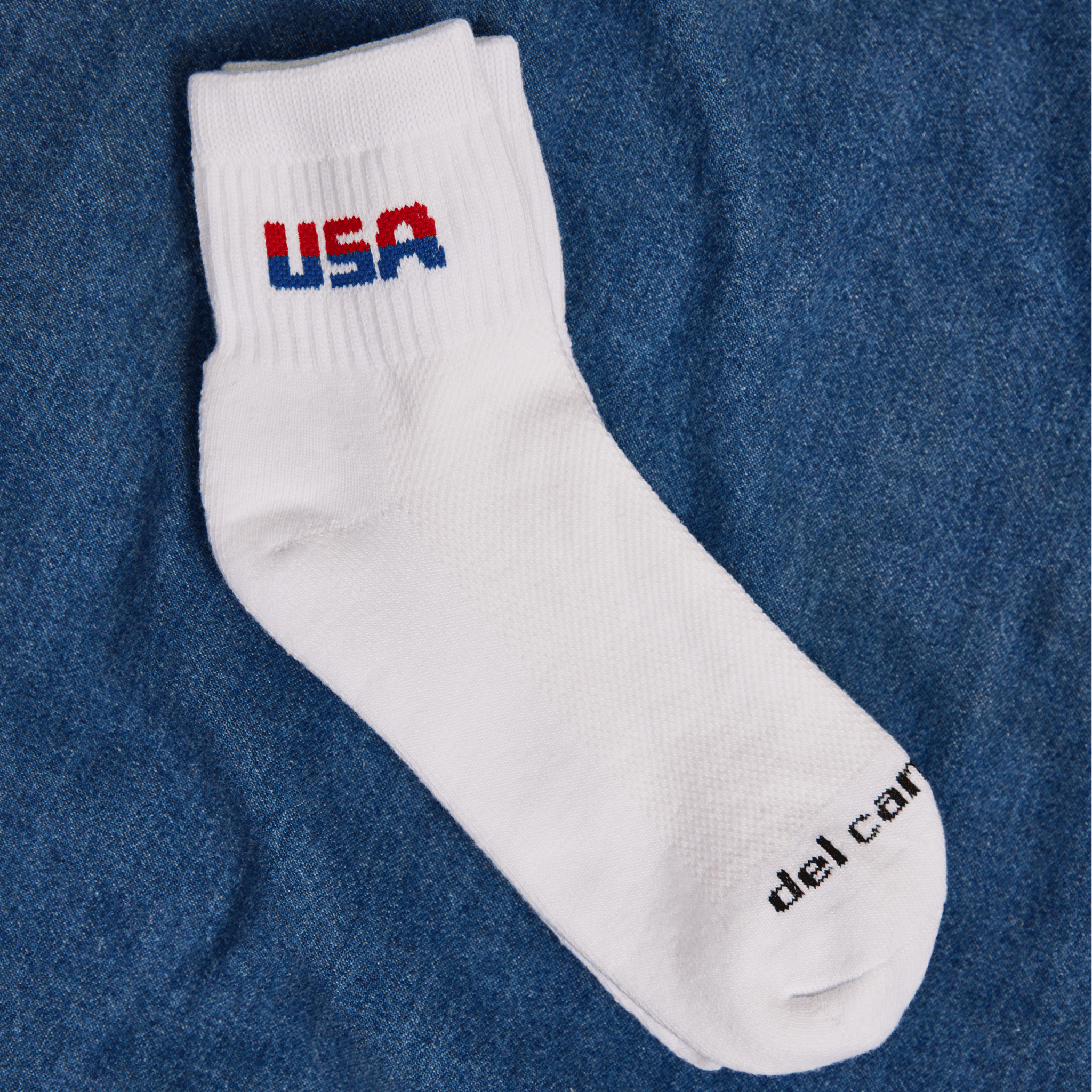 Del Campo Two Tone USA golf socks, lifestyle shot