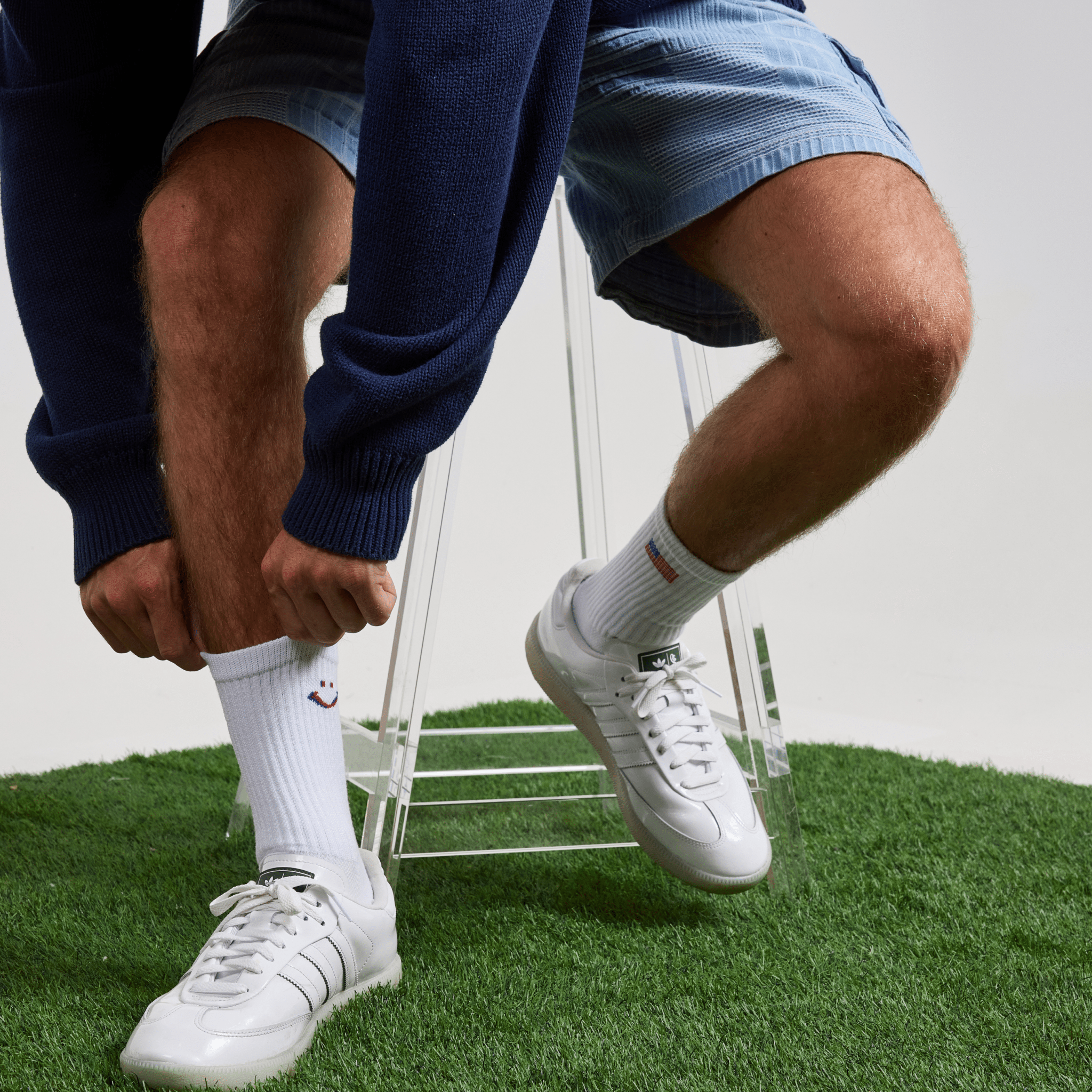 Del Campo 1776 Crew golf socks, lifestyle shot